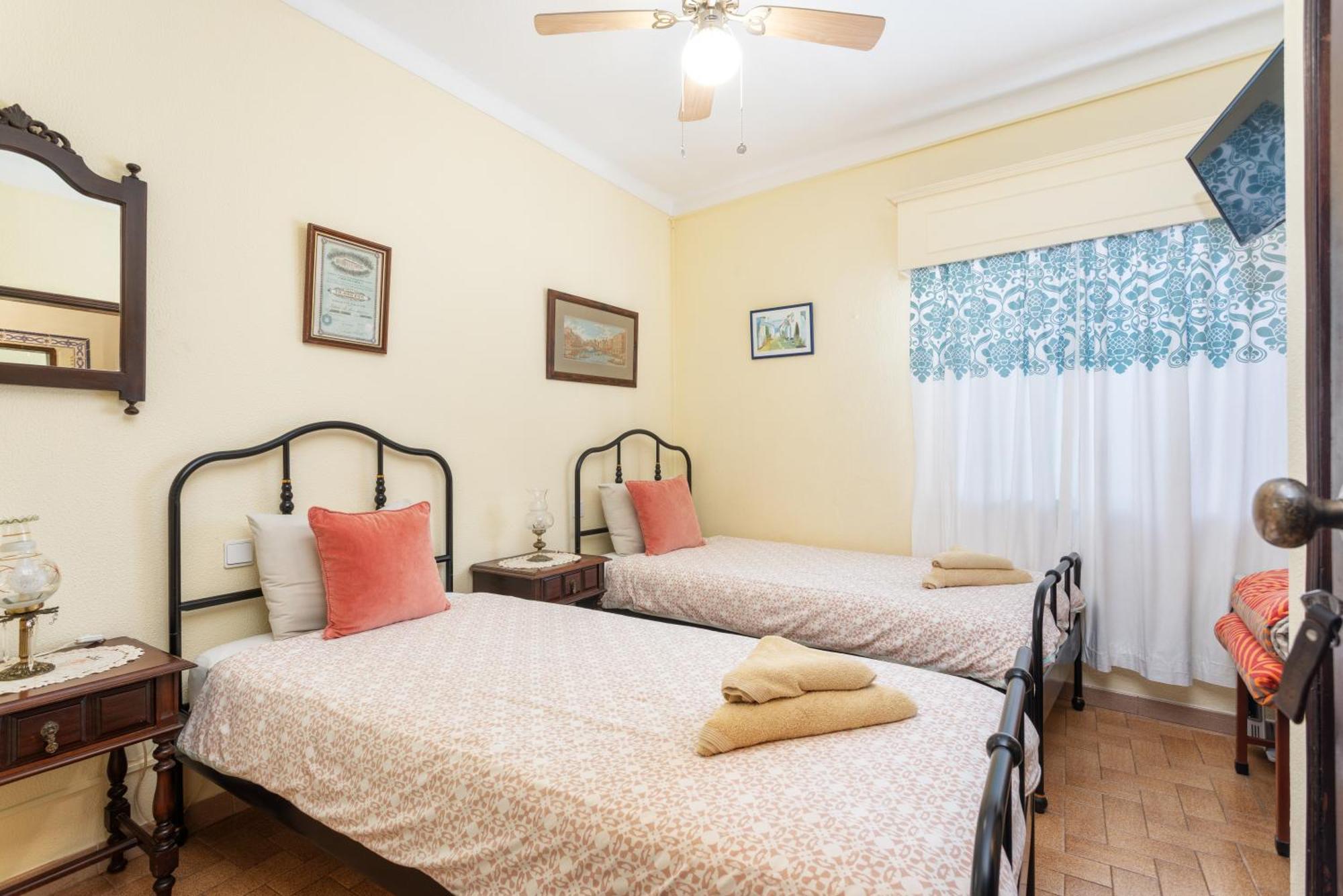 Al - Alojamento Local Pension Bicuar Hotel Olhão Екстериор снимка