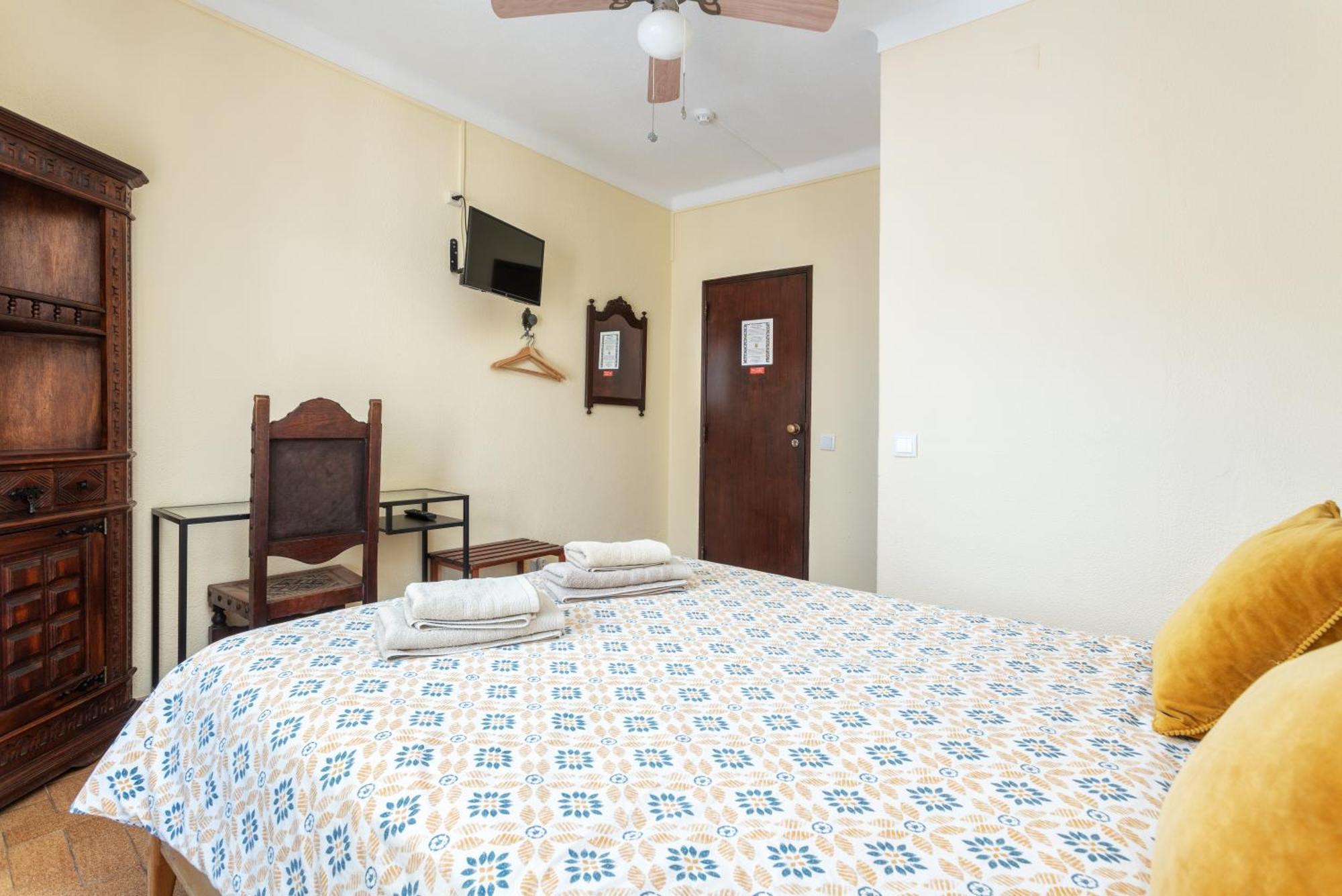 Al - Alojamento Local Pension Bicuar Hotel Olhão Екстериор снимка