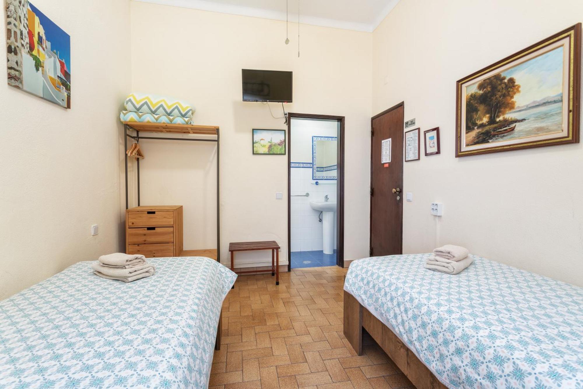 Al - Alojamento Local Pension Bicuar Hotel Olhão Екстериор снимка