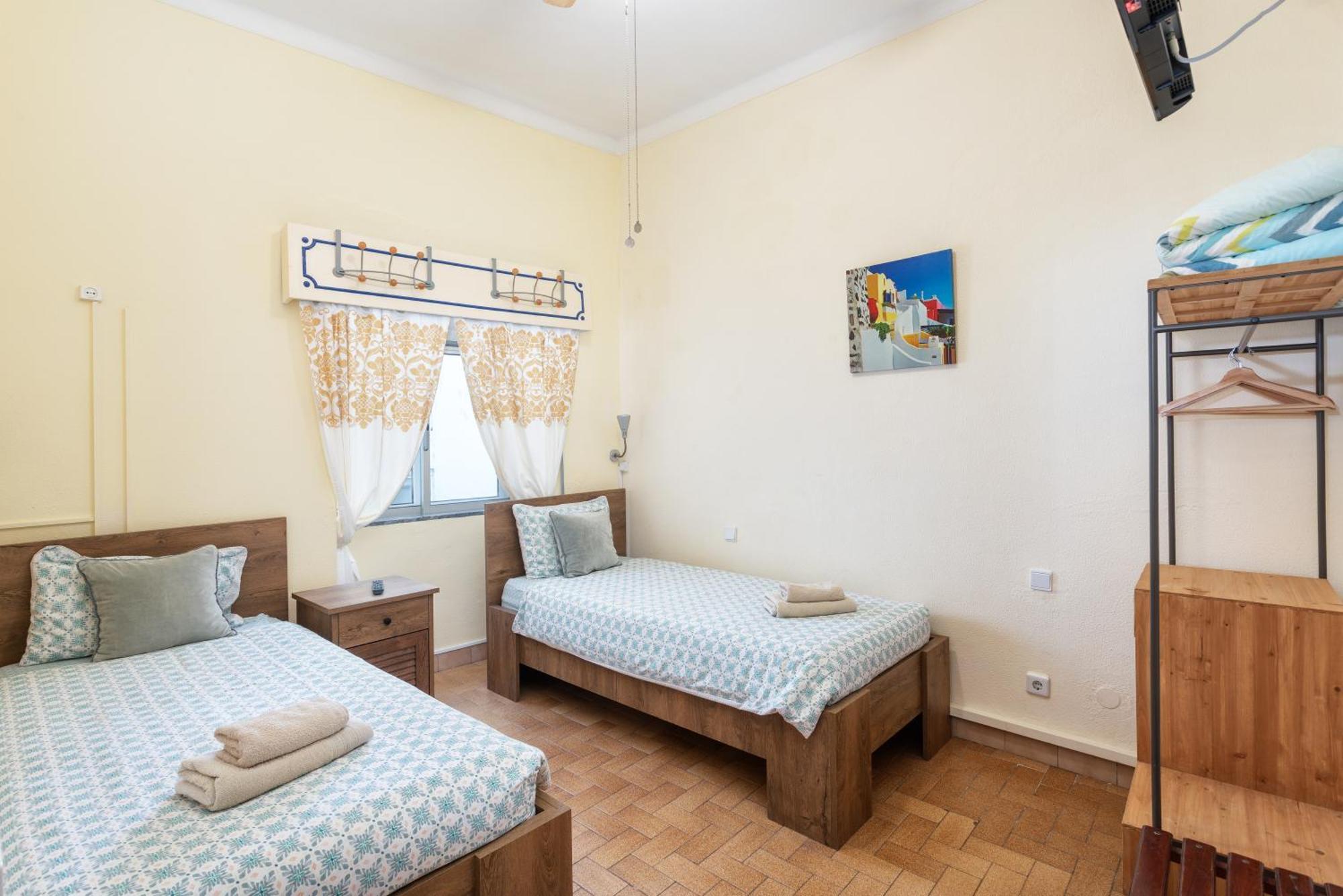 Al - Alojamento Local Pension Bicuar Hotel Olhão Екстериор снимка